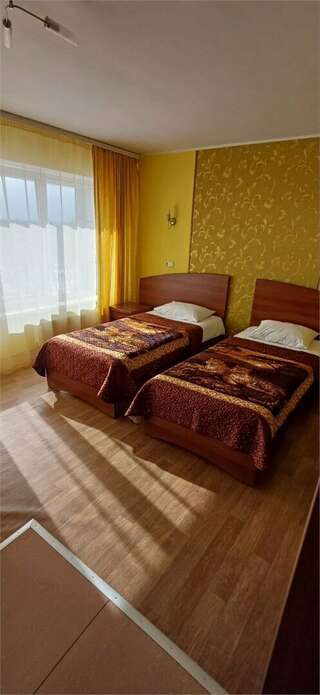 Гостиница Первоуральск Первоуральск Трехместный номер-3